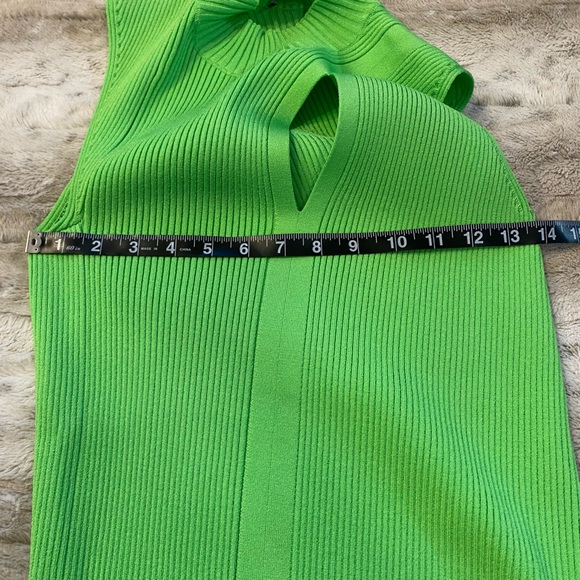 VERSACE💕Sleeveless Slash Midi-Dress in Spring Green - Picture 11 of 14